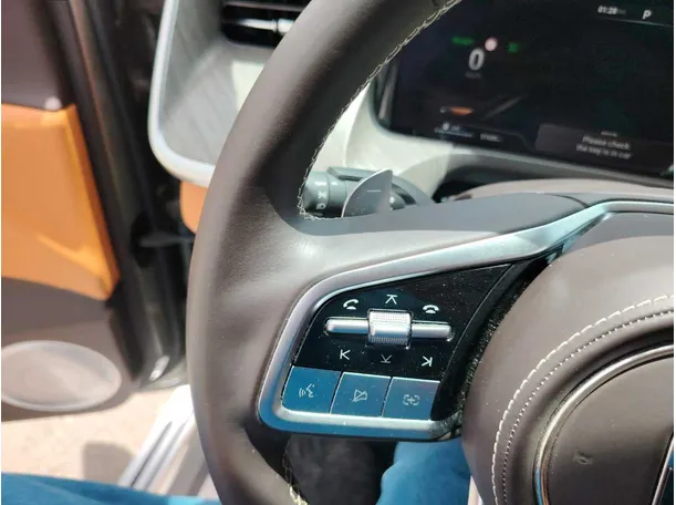 Car image 43