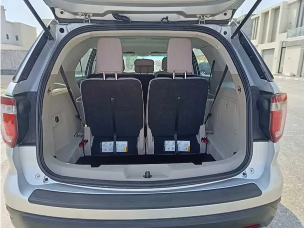 Car image 28