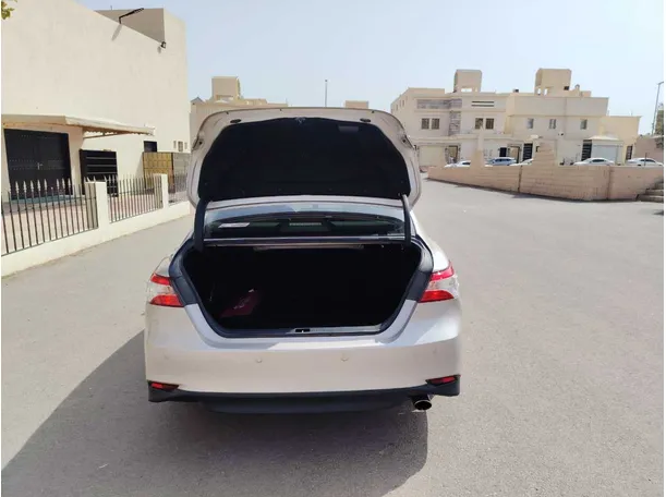 Car image 23