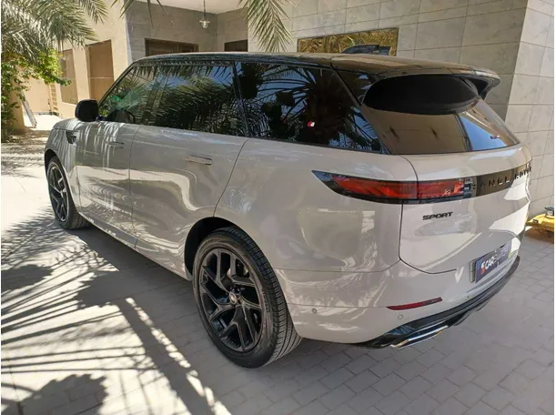 Car image 7