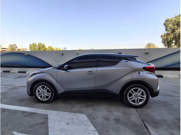 Car image 8