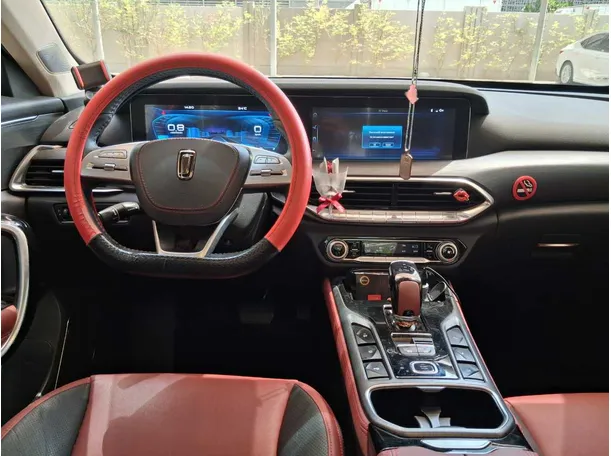 Car image 18
