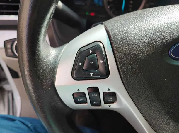 Car image 35