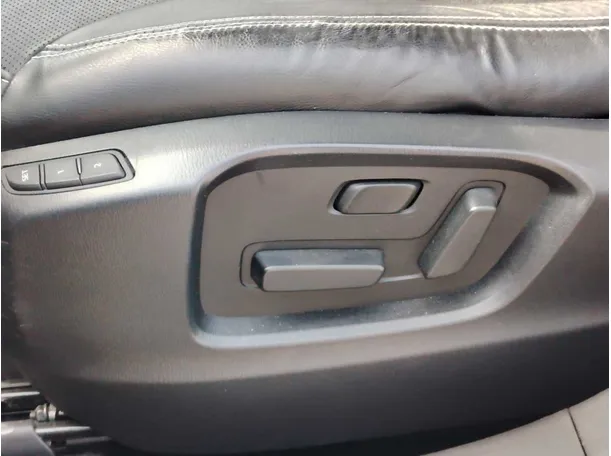 Car image 31