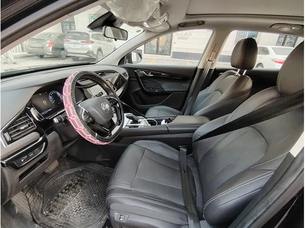 Car image 11
