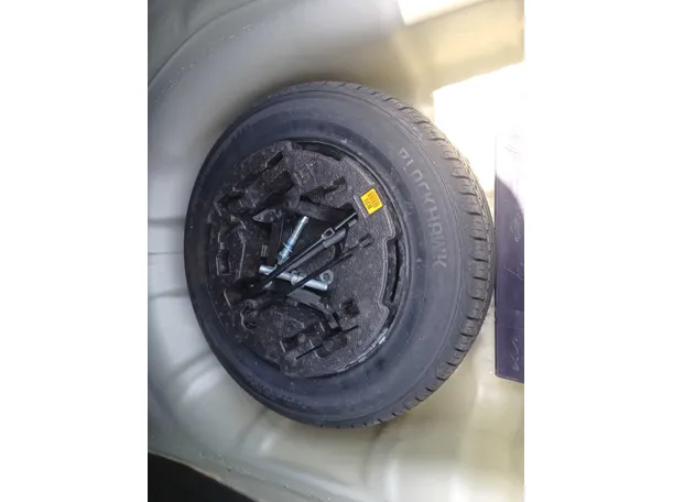 Car image 25