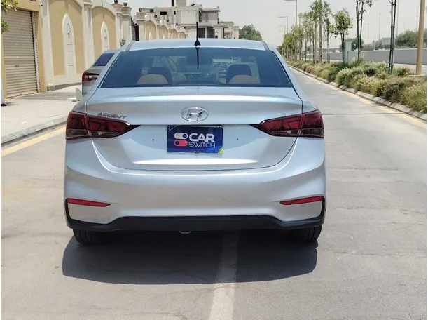 Car image 6