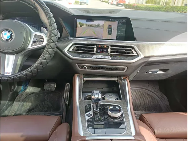 Car image 16