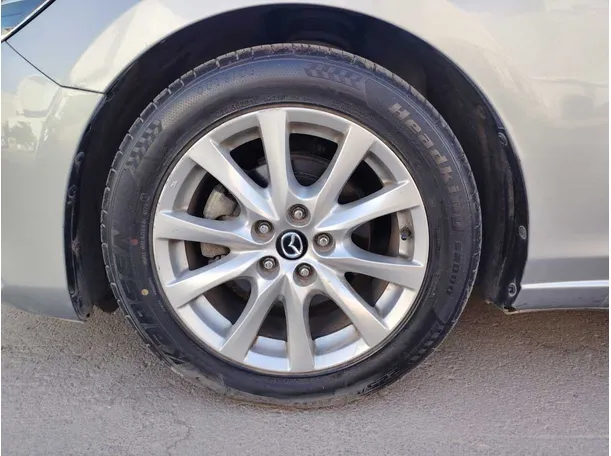 Car image 10