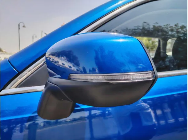 Car image 29