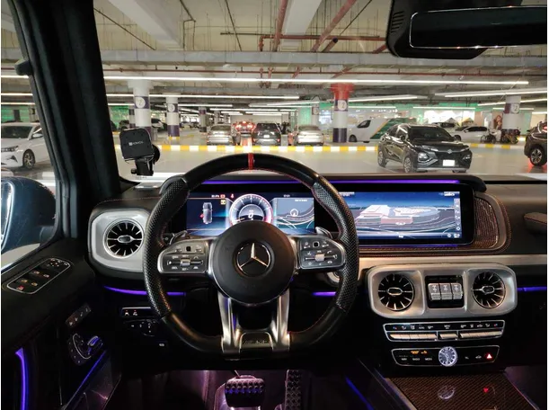 Car image 27