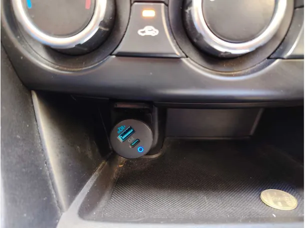 Car image 26