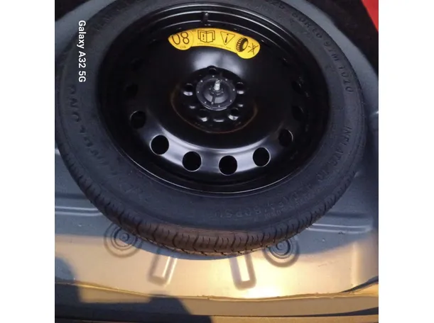 Car image 27