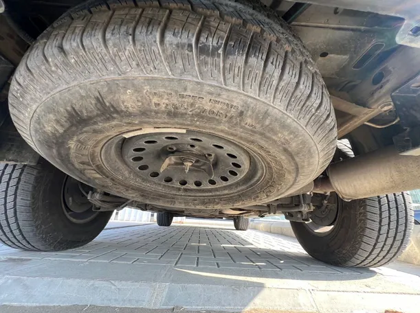 Car image 24