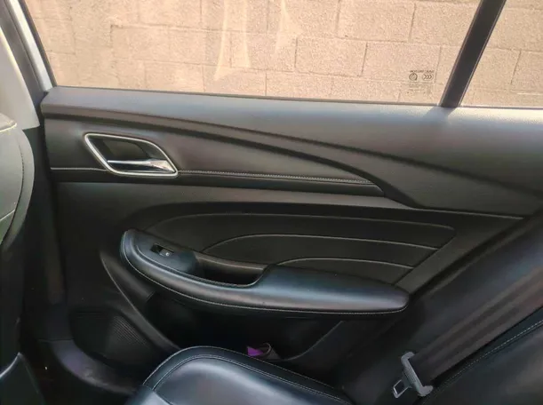 Car image 33