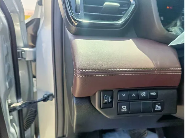Car image 29