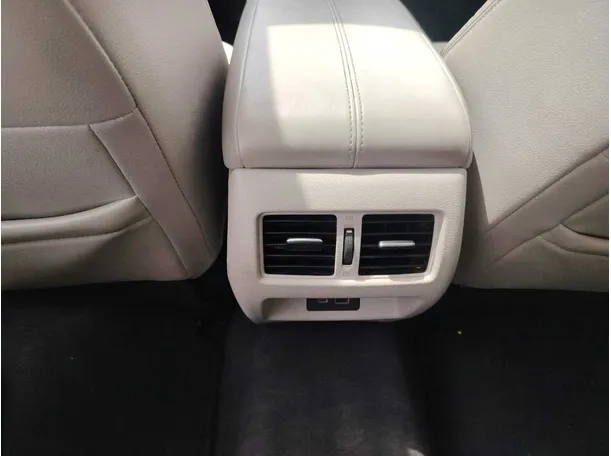 Car image 35