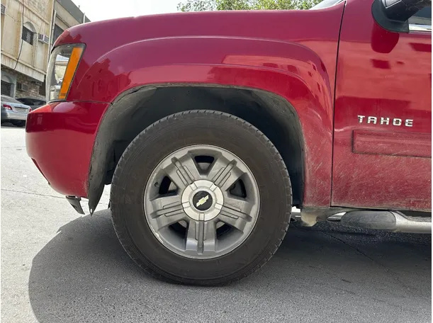 Car image 9
