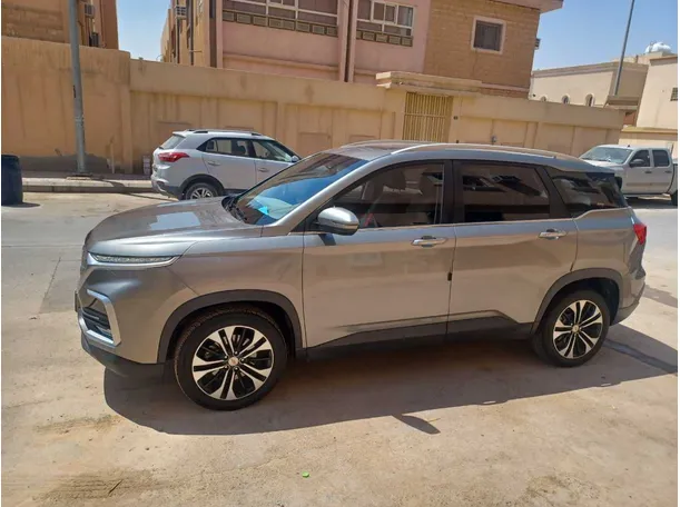 Car image 8