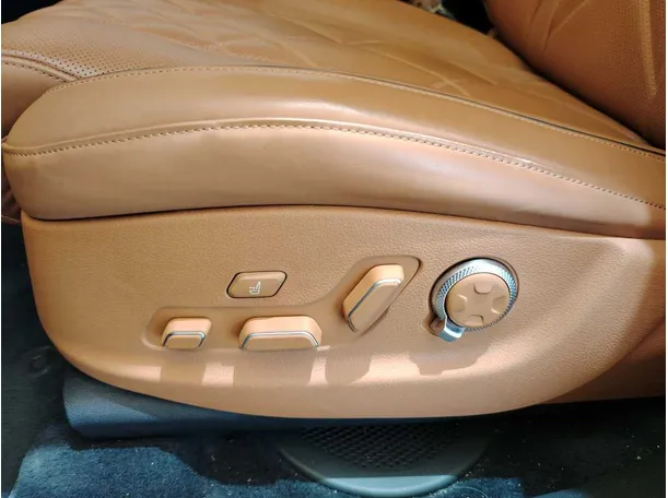 Car image 39
