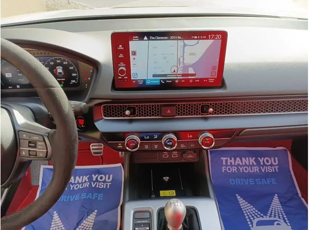 Car image 16