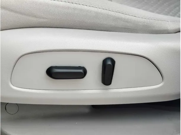 Car image 31