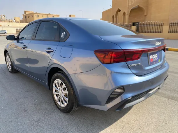 Car image 7