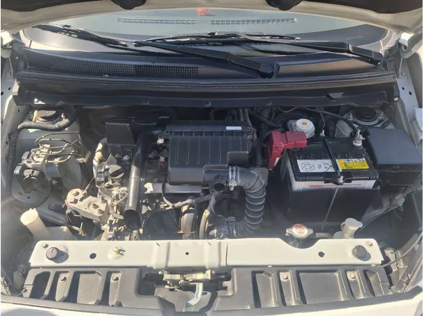 Car image 19