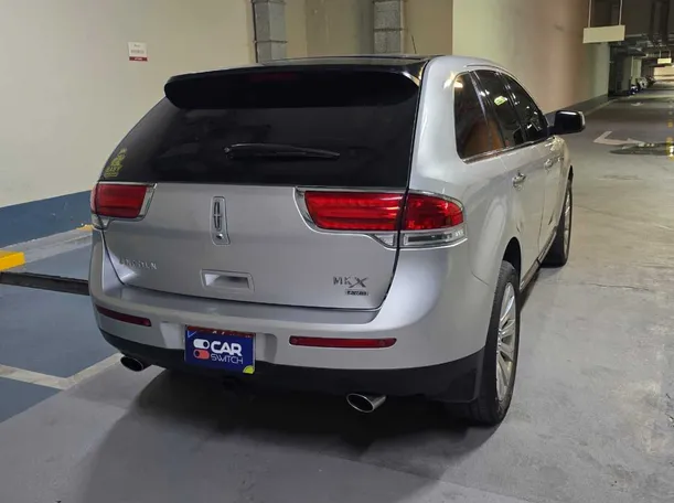 Car image 5