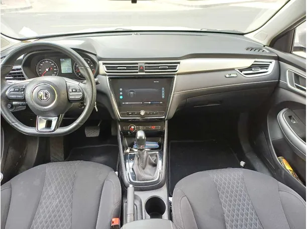 Car image 15
