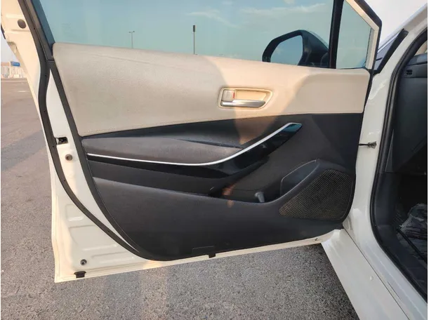 Car image 10