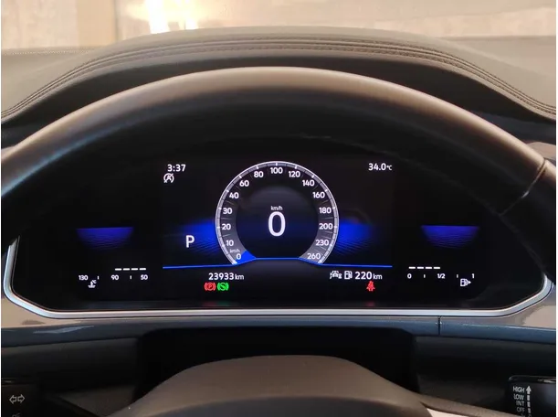 Car image 26