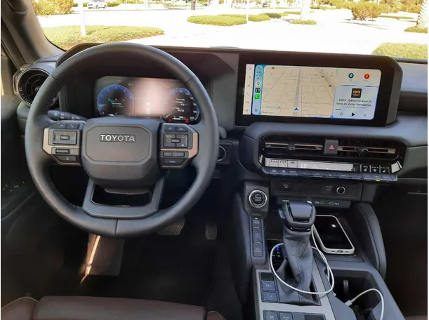 Car image 16