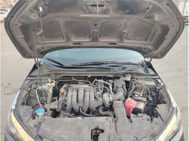 Car image 30