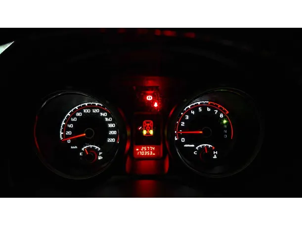 Car image 14