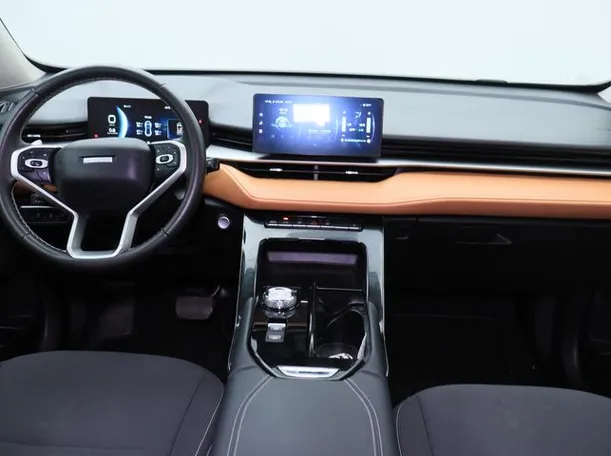 Car image 14