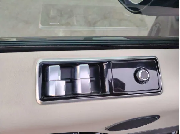 Car image 44
