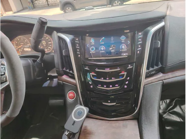 Car image 19