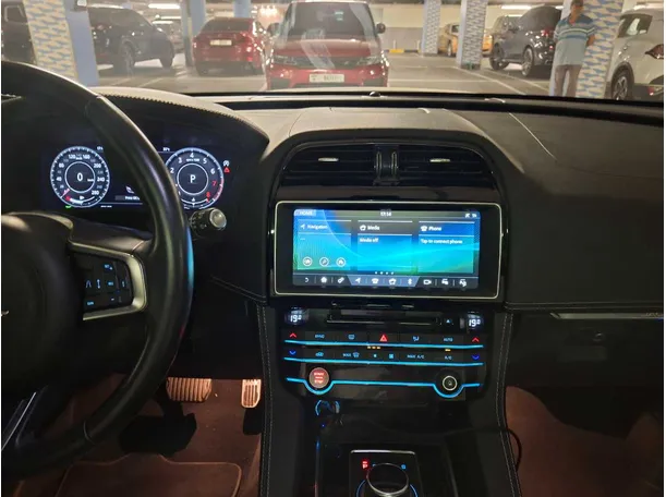 Car image 16