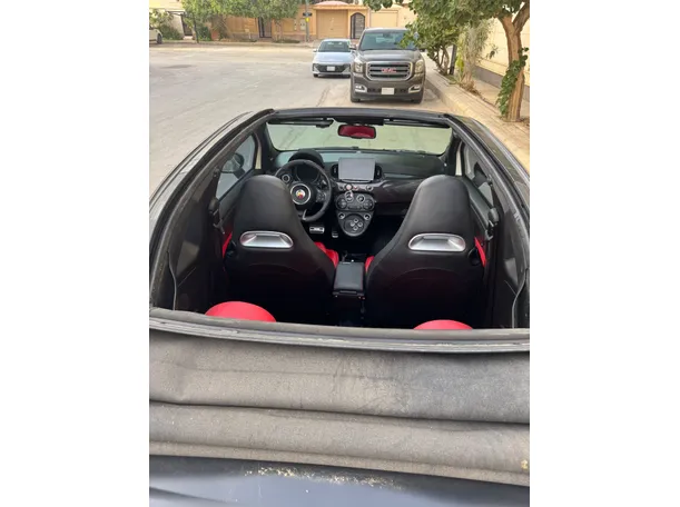 Car image 15