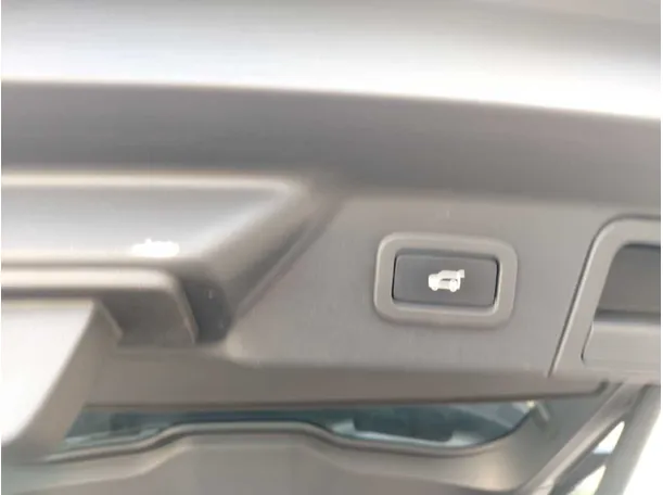 Car image 42