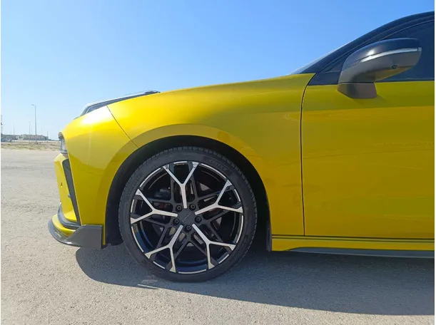 Car image 11