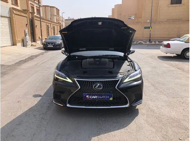 Car image 26