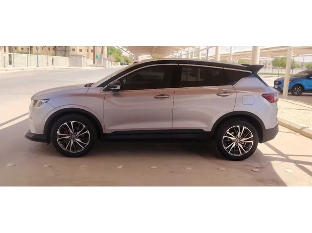 Car image 8