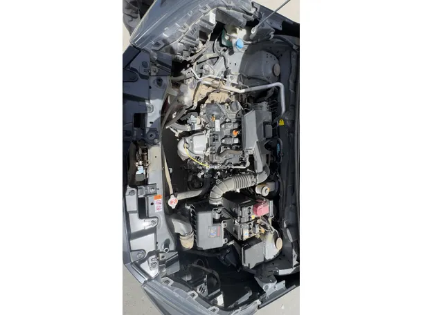 Car image 25
