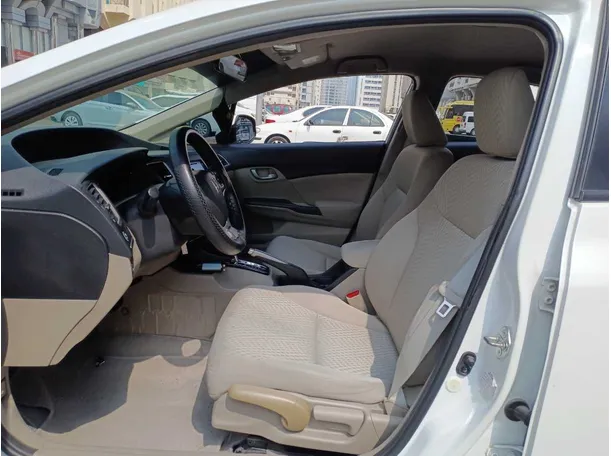 Car image 12