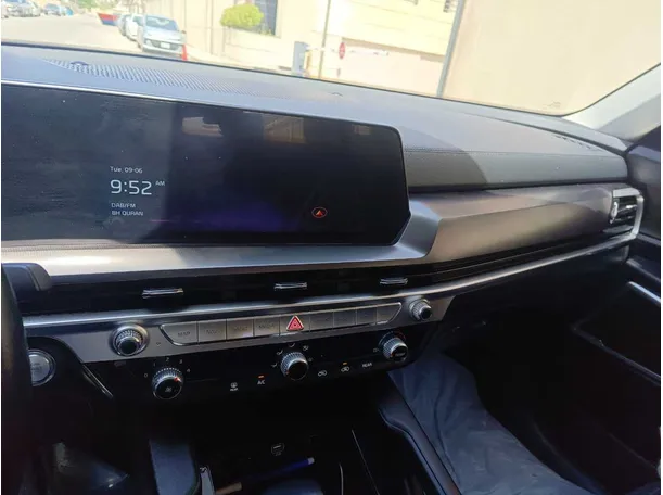 Car image 25