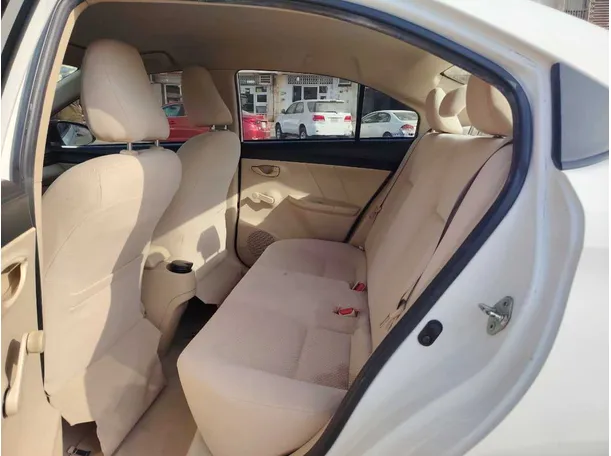 Car image 19