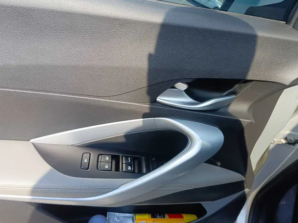 Car image 27