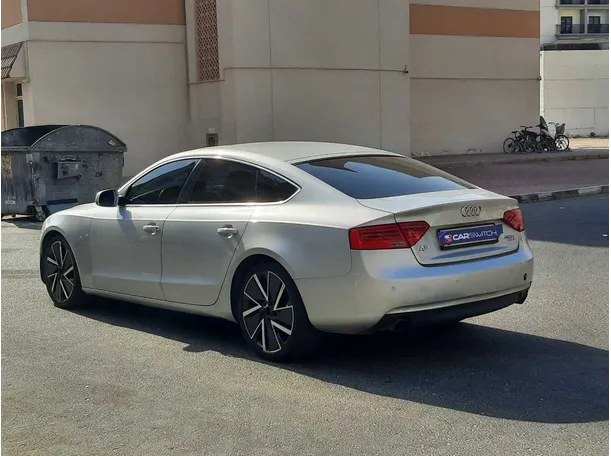 Car image 7